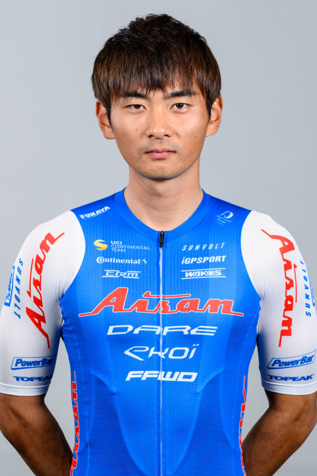 写真: 岡本 隼